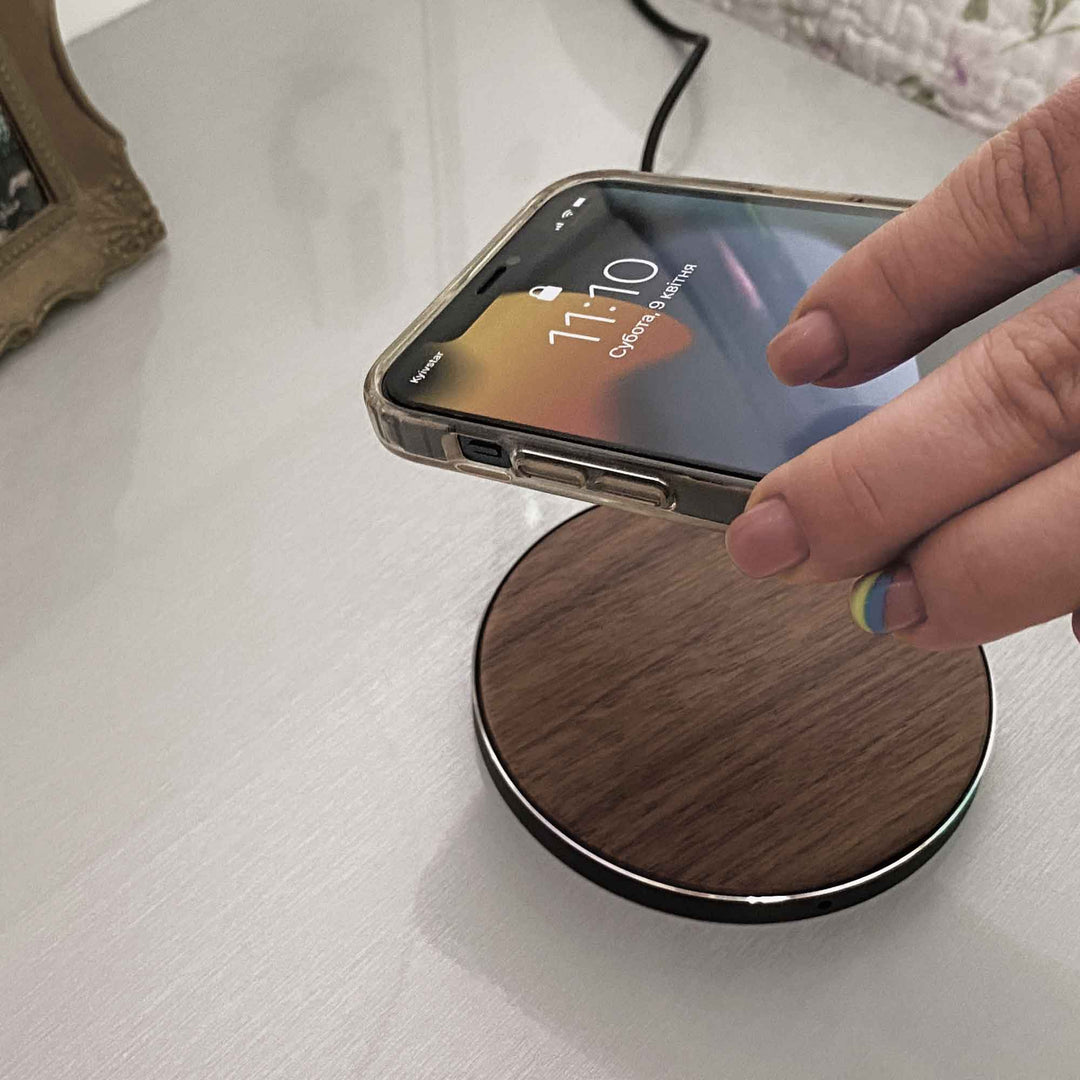 Wireless Fast Charger Black (Wood Walnut) photo
