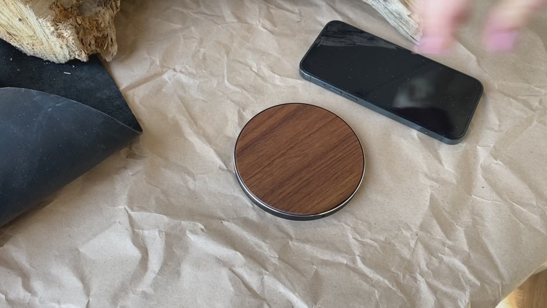 Wireless Fast Charger engraving Bear photo №12