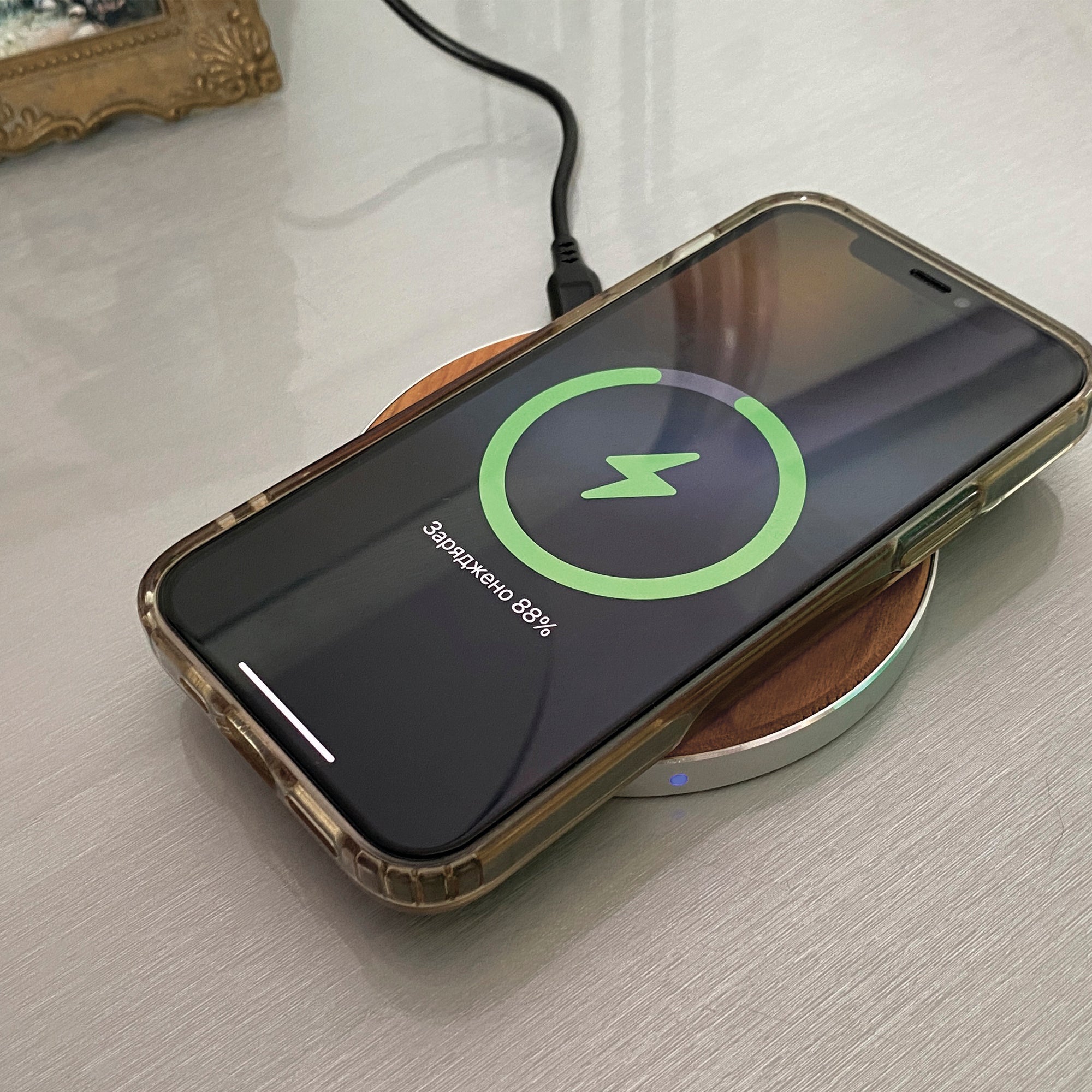 Wireless Fast Charger White (Cherry Wood)