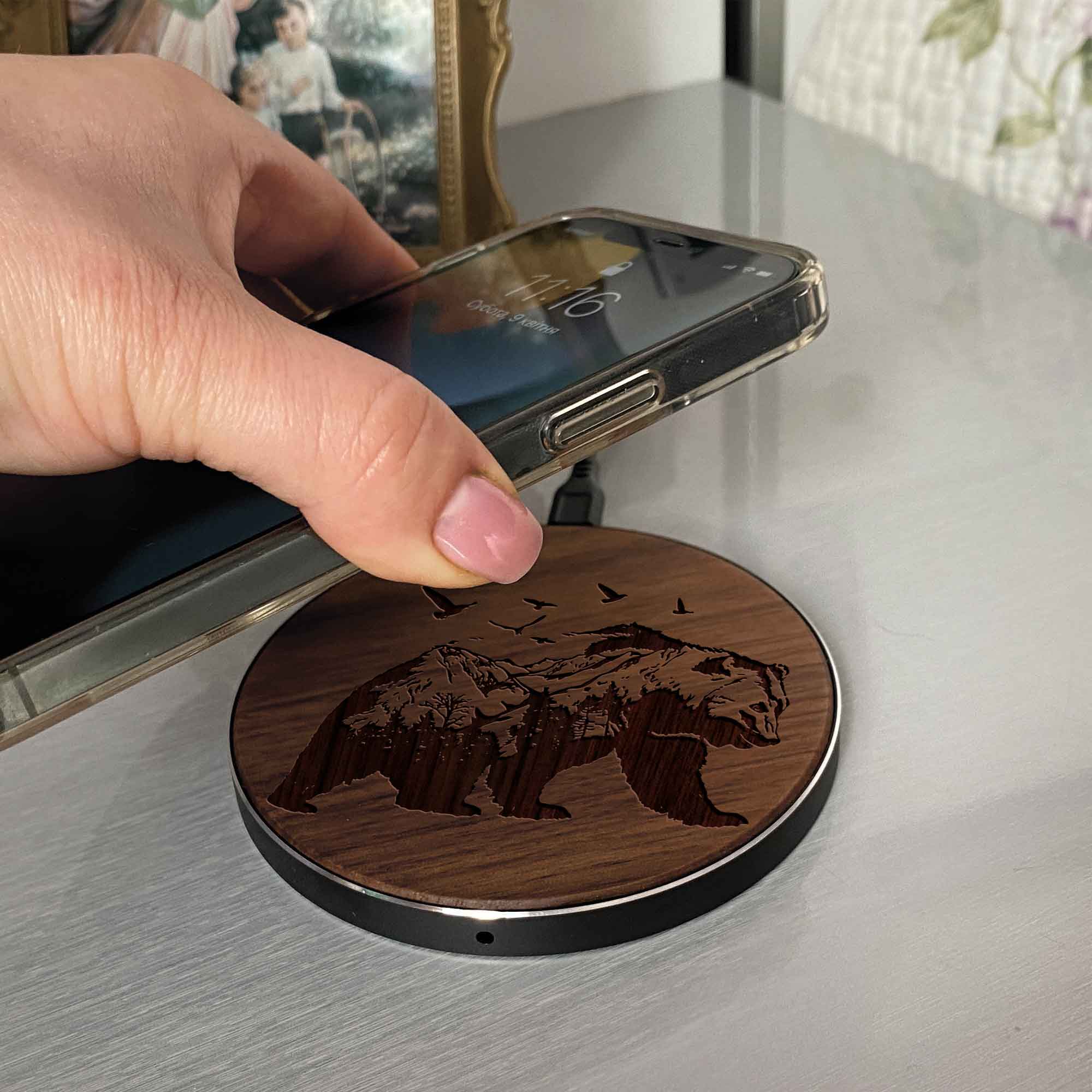 Wireless Fast Charger engraving Bear2
