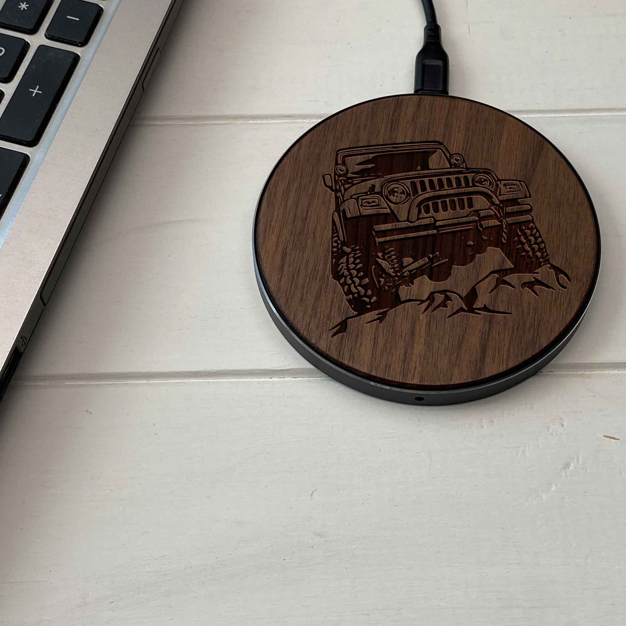 Wireless Fast Charger engraving Jeep