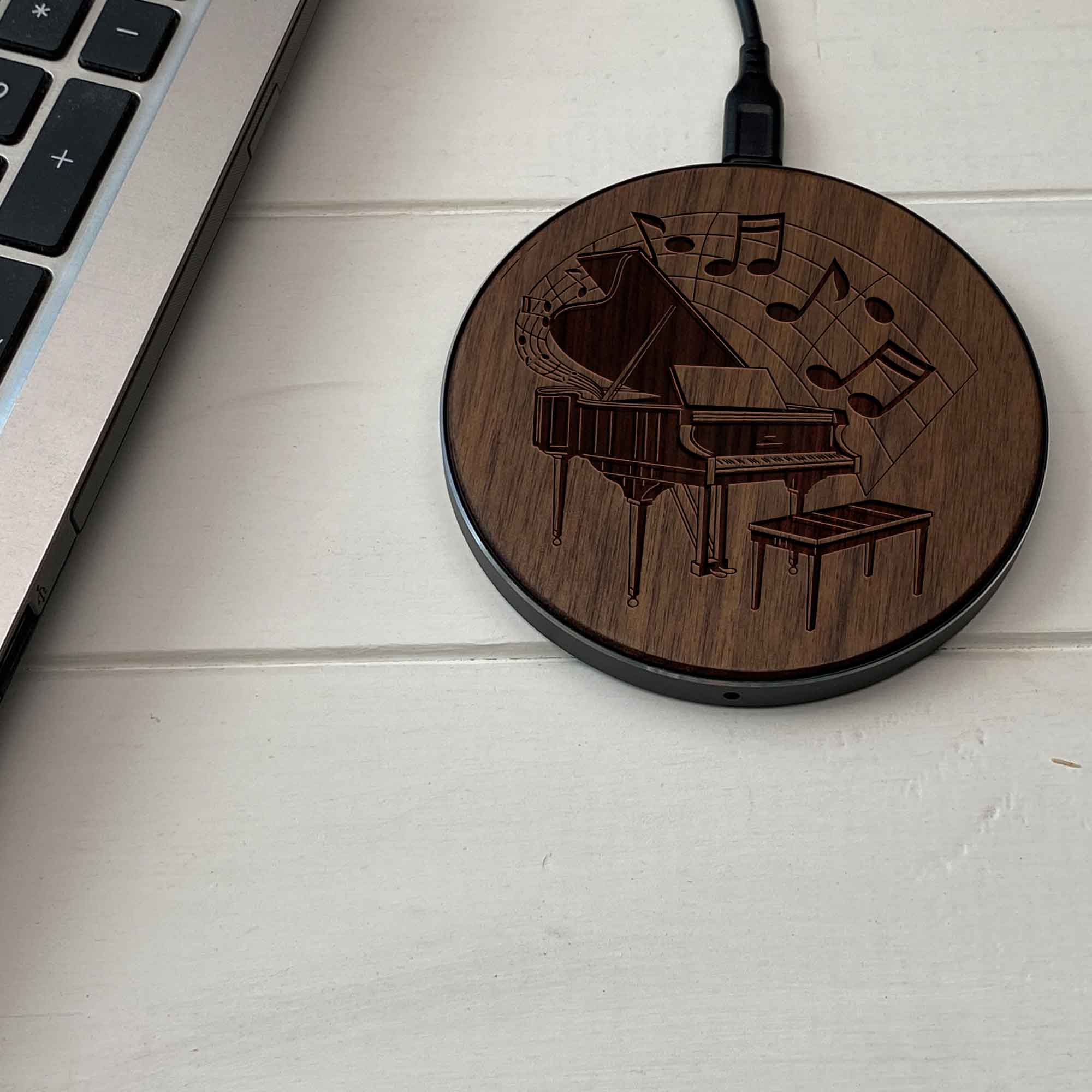Wireless Fast Charger engraving Piano