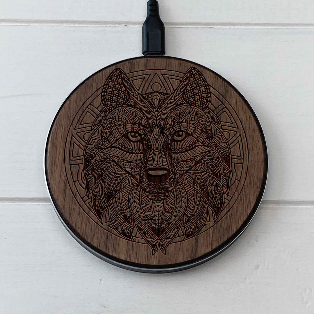 Wireless Fast Charger engraving Wolf photo №2