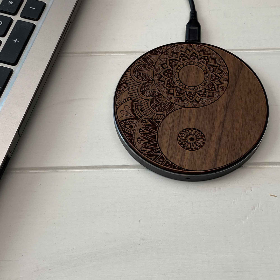 Wireless Fast Charger engraving Yan_Yong photo №6