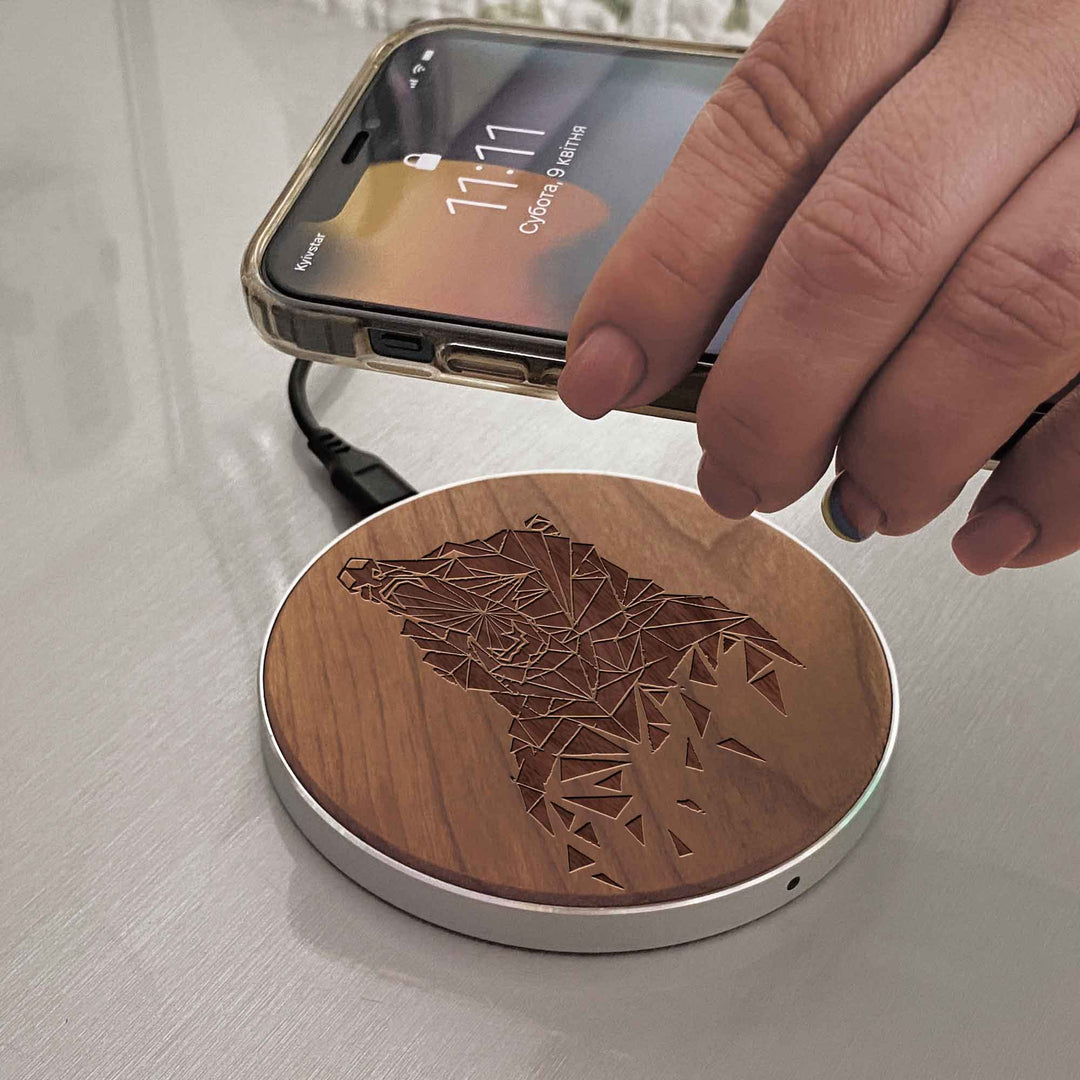 Wireless Fast Charger engraving Bear photo №4