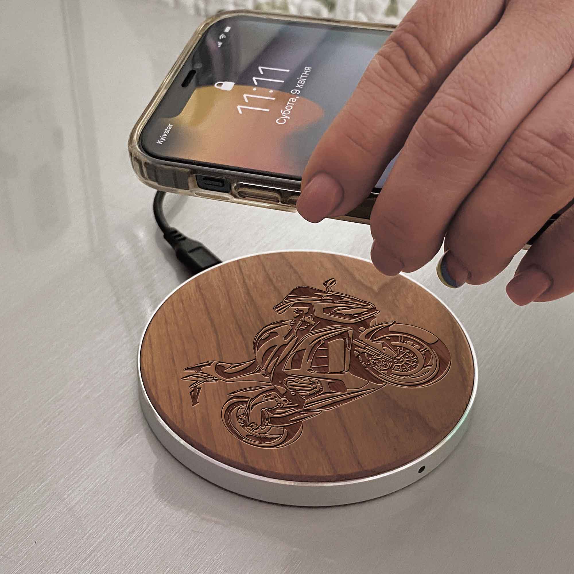 Wireless Fast Charger engraving Bike