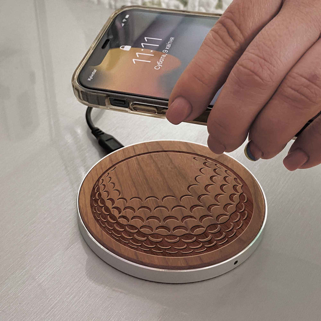 Wireless Fast Charger engraving Golf photo №3