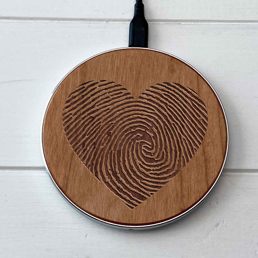 Wireless Fast Charger engraving Heart2 photo