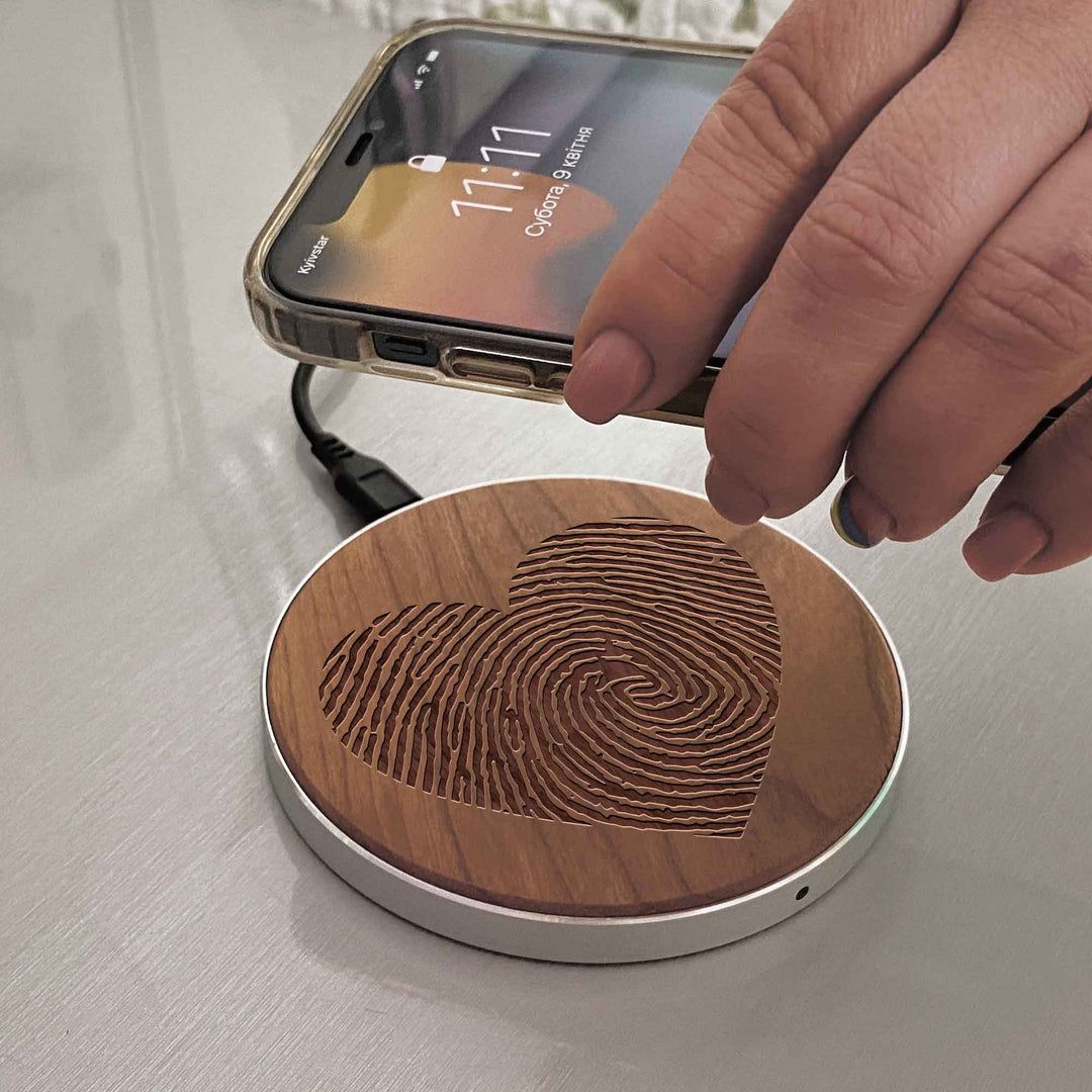 Wireless Fast Charger engraving Heart2 photo №3