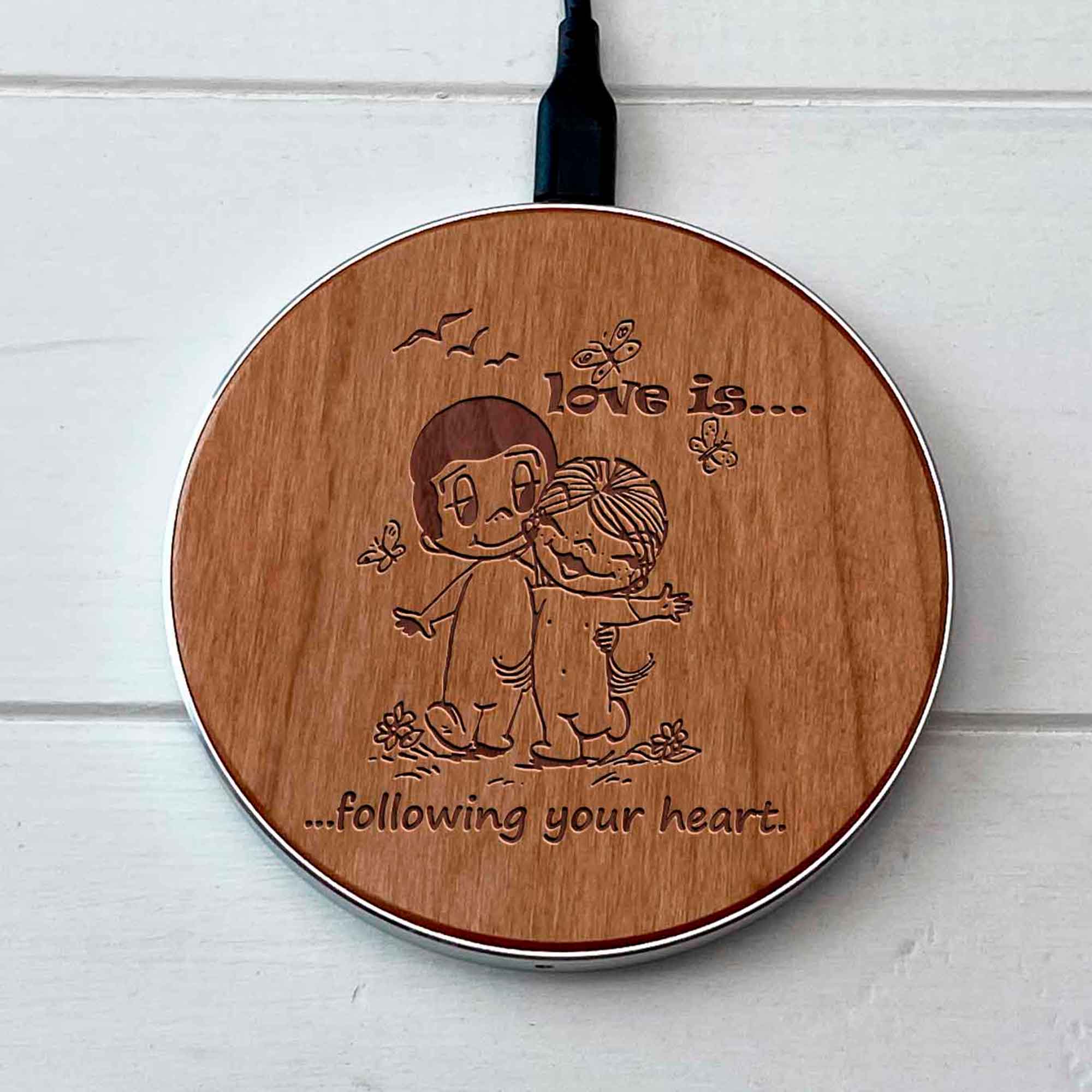 Wireless Fast Charger engraving Love_is
