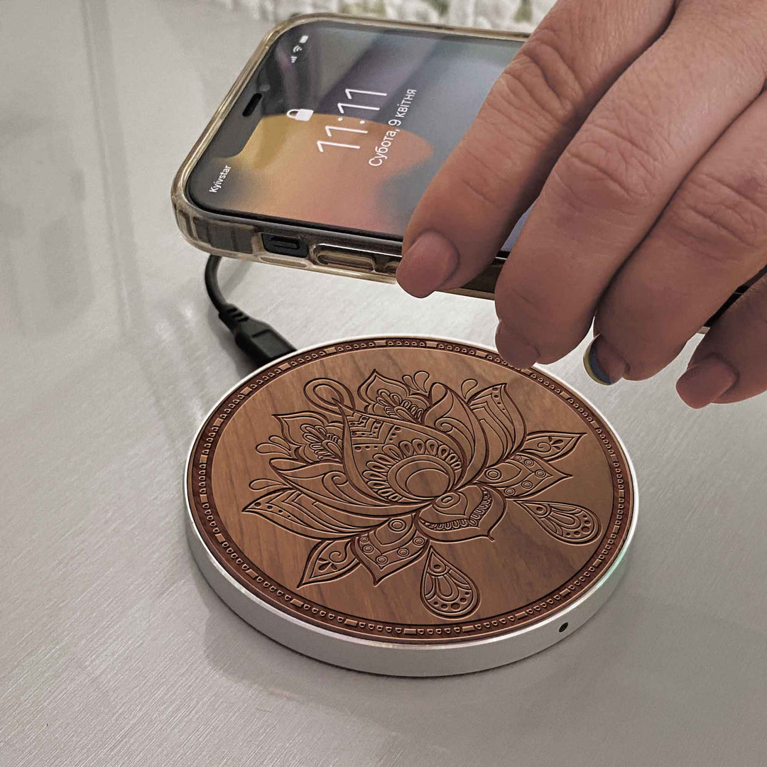Wireless Fast Charger engraving Mandala photo №3