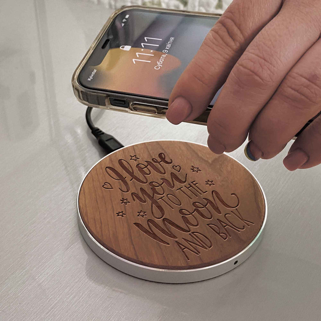 Wireless Fast Charger engraving Moon photo