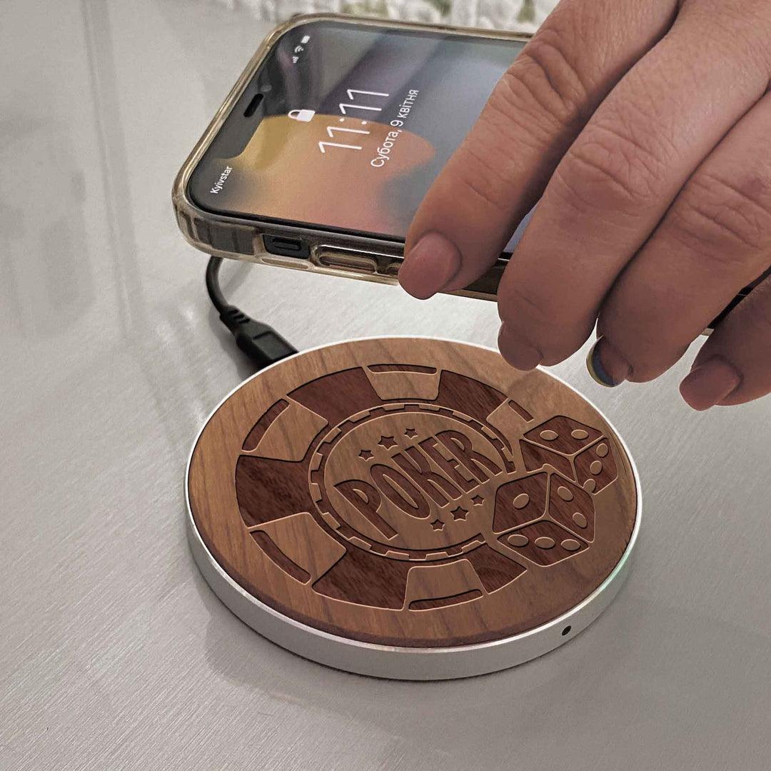 Wireless Fast Charger engraving Poker photo №4