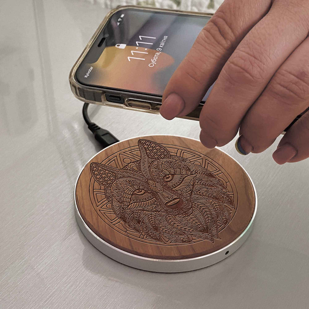 Wireless Fast Charger engraving Wolf photo №3