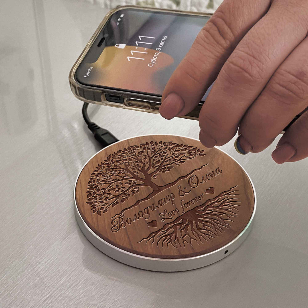 Wireless Fast Charger engraving Wood photo №3