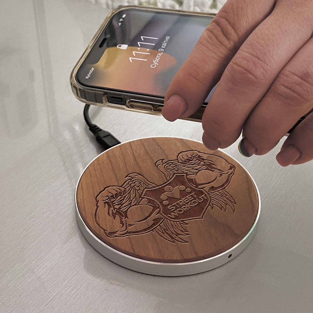 Wireless Fast Charger engraving Worcaut photo №4