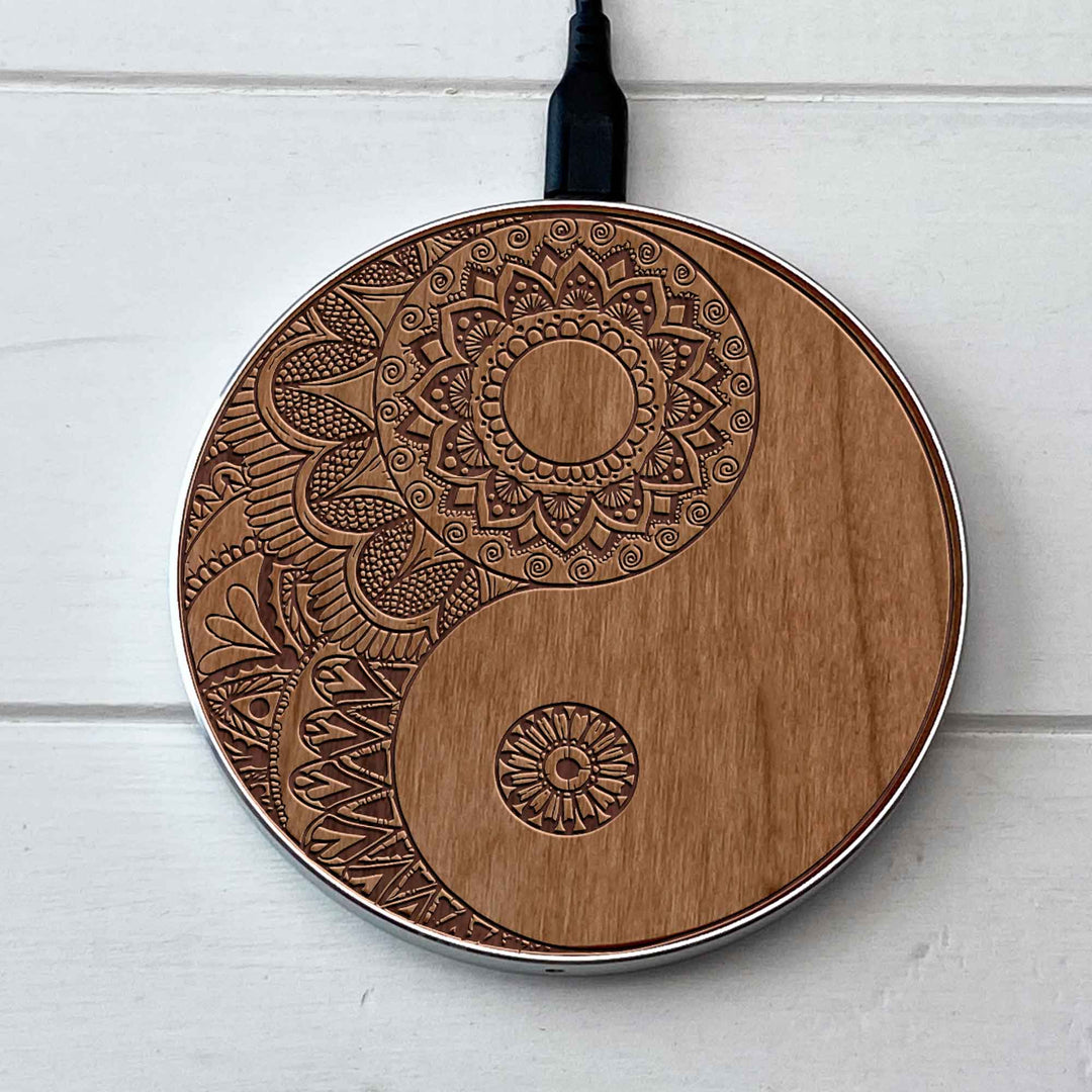Wireless Fast Charger engraving Yan_Yong photo