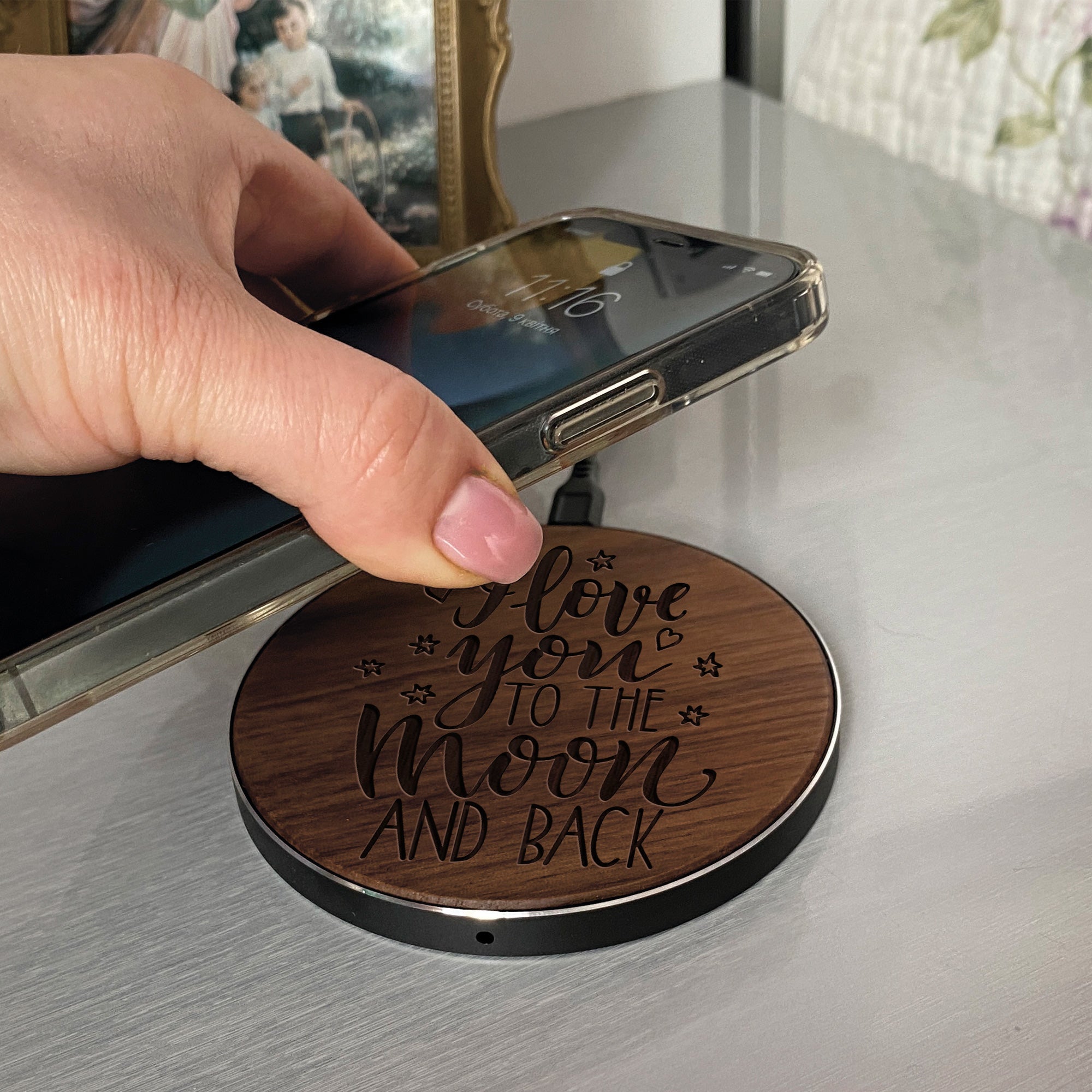 Wireless Fast Charger engraving Love-Moon