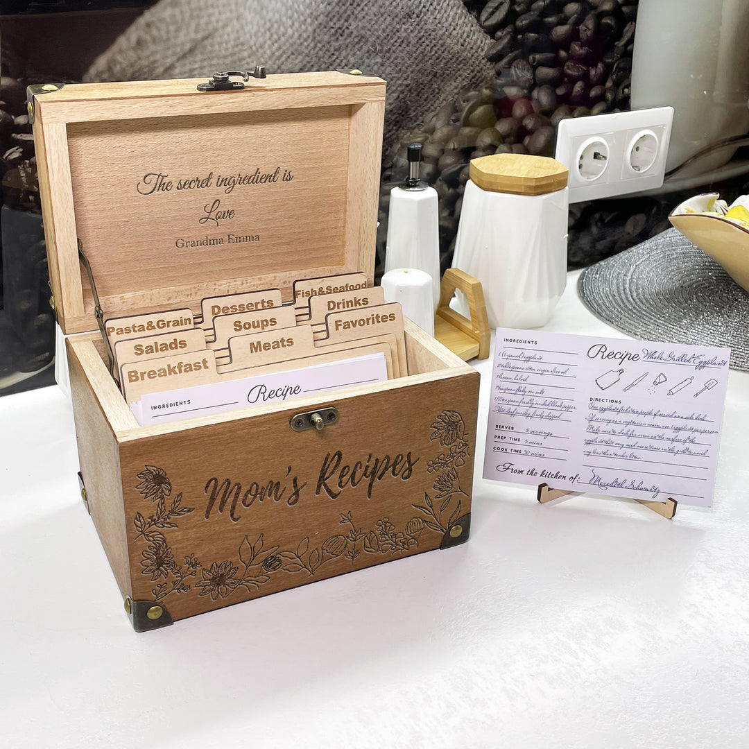 Personalized Recipe Box with Dividers and Cards Mom Recipec engraving photo №3