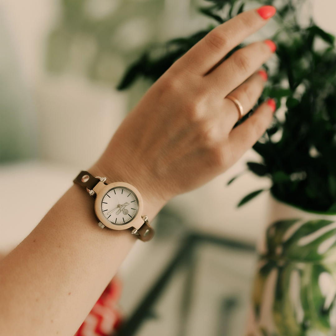 Wooden Watch Skinwood Lady Personalized engraving photo №4