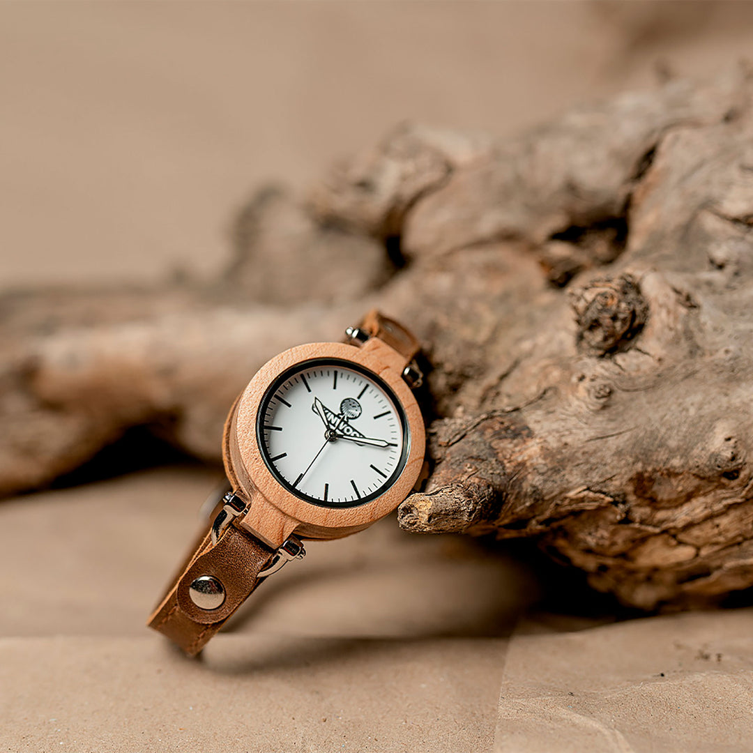 Wooden Watch Skinwood Lady Personalized engraving photo
