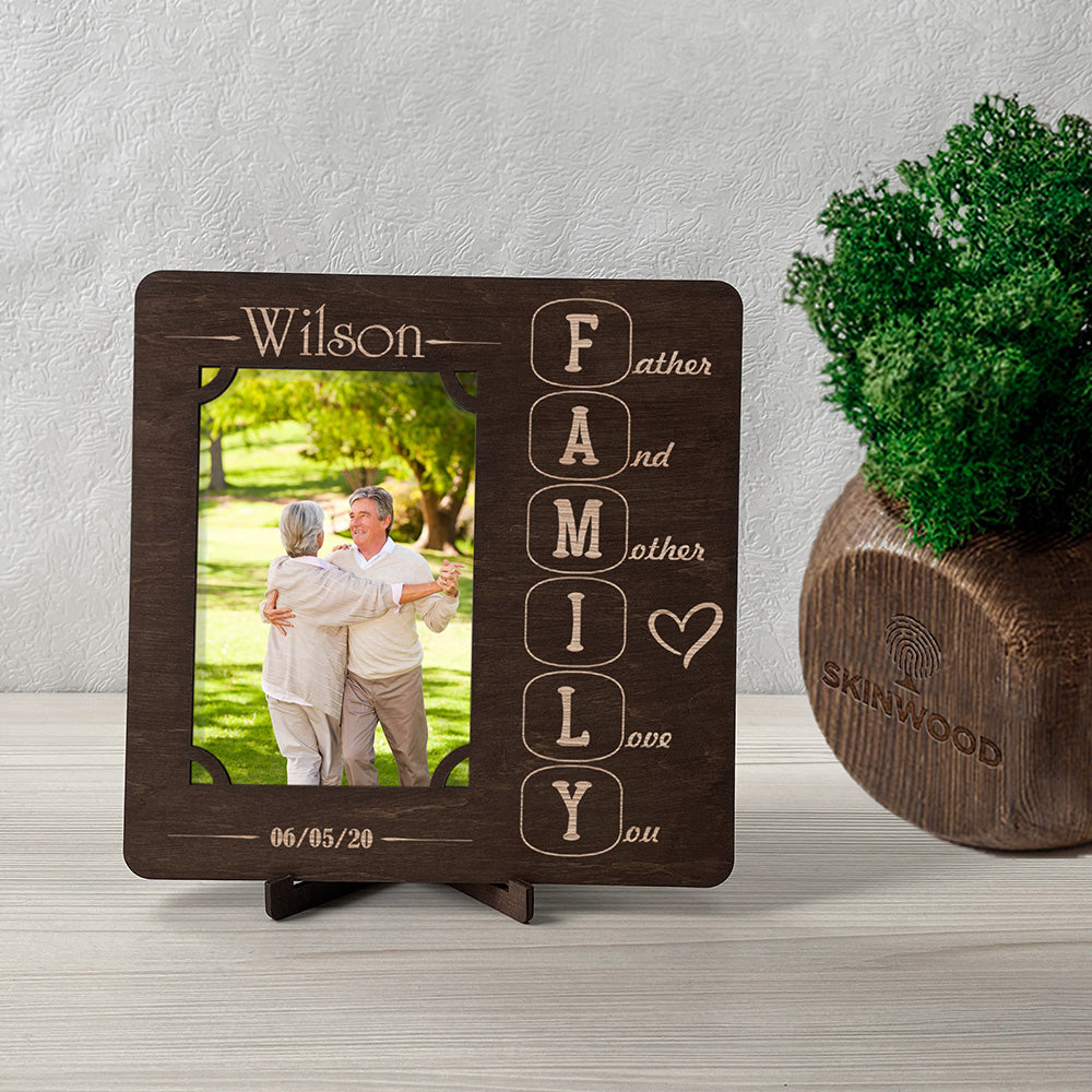 Wood Frame Best Family engraved